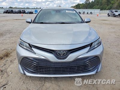 Piąte zdjęcie samochodu w środku: 2018 TOYOTA CAMRY L VIN:4T1B11HK7JU536208 - miniatura