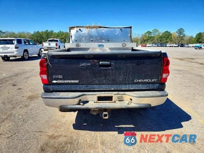 Zdjęcie 6 z 12 samochodu: 2004 CHEVROLET SILVERADO K2500 VIN:1GCGK23U94F105819 - miniatura
