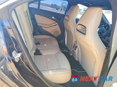 Zdjęcie 10 z 12 samochodu: 2018 MERCEDES-BENZ CLA 250 VIN:WDDSJ4EB4JN590642 - miniatura