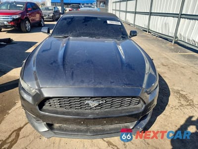 Piąte zdjęcie samochodu w środku: 2016 FORD MUSTANG VIN:1FATP8EM6G5304195 - miniatura