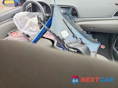 Zdjęcie 8 z 11 samochodu: 2018 HYUNDAI ELANTRA SEL VIN:5NPD84LF2JH378360 - miniatura