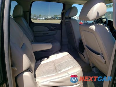 Zdjęcie 11 z 13 samochodu: 2012 CHEVROLET SUBURBAN C1500 LT VIN:1GNSCJE05CR276244 - miniatura