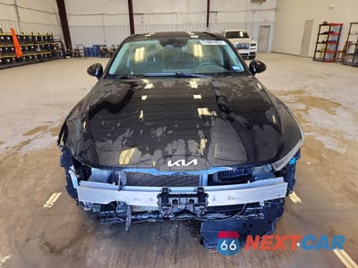 Piąte zdjęcie samochodu w środku: 2023 KIA K5 LXS VIN:5XXG14J26PG196585 - miniatura