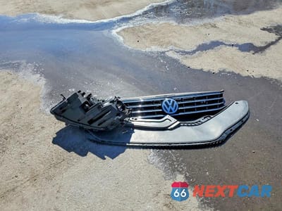 Zdjęcie 12 z 13 samochodu: 2018 VOLKSWAGEN PASSAT S VIN:1VWAA7A37JC016616 - miniatura