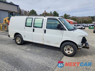 Czwarte zdjęcie samochodu z boku: 2017 CHEVROLET EXPRESS G2500 VIN:1GCWGAFF4H1220707 - miniatura