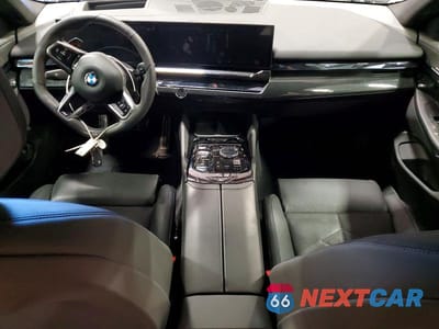 Zdjęcie 8 z 12 samochodu: 2025 BMW 540 XI VIN:WBA63FJ05SCU12898 - miniatura