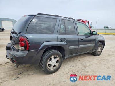 Trzecie zdjęcie samochodu z tyłu: 2005 CHEVROLET TRAILBLAZER LS VIN:1GNDT13S552300664 - miniatura