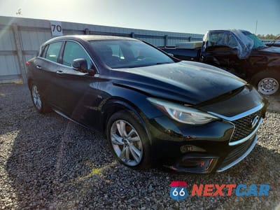 Czwarte zdjęcie samochodu z boku: 2017 INFINITI QX30 BASE VIN:SJKCH5CP6HA033051 - miniatura