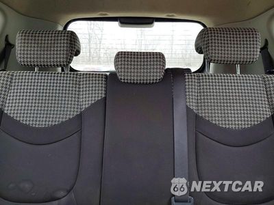 Zdjęcie 10 z 13 samochodu: 2010 KIA SOUL + VIN:KNDJT2A21A7184073 - miniatura
