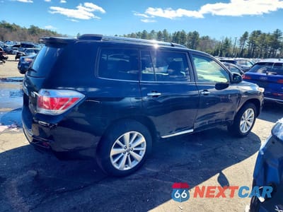 Trzecie zdjęcie samochodu z tyłu: 2013 TOYOTA HIGHLANDER HYBRID LIMITED VIN:JTEDC3EH0D2011160 - miniatura