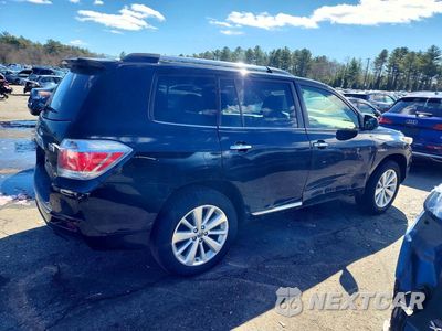 Trzecie zdjęcie samochodu z tyłu: 2013 TOYOTA HIGHLANDER HYBRID LIMITED VIN:JTEDC3EH0D2011160 - miniatura