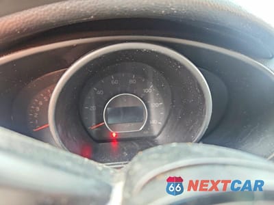 Zdjęcie 9 z 11 samochodu: 2016 KIA SOUL BASE VIN:KNDJN2A20G7368391 - miniatura