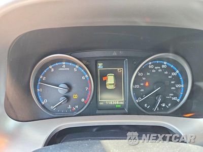 Zdjęcie 9 z 12 samochodu: 2018 TOYOTA RAV4 XLE VIN:JTMRFREV3JJ237947 - miniatura
