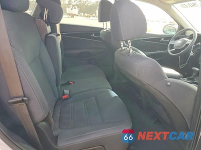 Zdjęcie 11 z 13 samochodu: 2019 KIA SORENTO LX V6 VIN:5XYPG4A5XKG492657 - miniatura