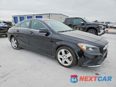 Czwarte zdjęcie samochodu z boku: 2017 MERCEDES-BENZ CLA 250 VIN:WDDSJ4EBXHN426547 - miniatura