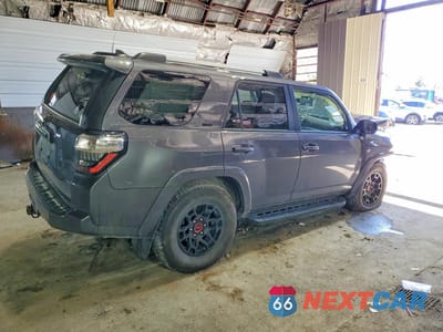 Trzecie zdjęcie samochodu z tyłu: 2023 TOYOTA 4RUNNER SR5 PREMIUM VIN:JTENU5JR9P6106034 - miniatura