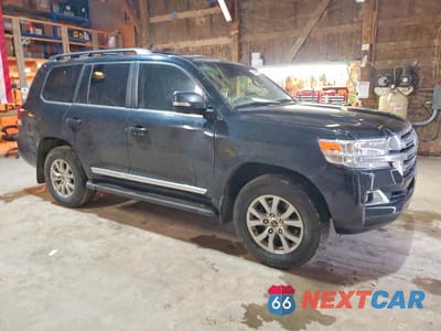 Czwarte zdjęcie samochodu z boku: 2019 TOYOTA LAND CRUISER BASE VIN:JTMCY7AJ0K4077355 - miniatura