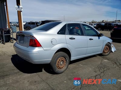 Trzecie zdjęcie samochodu z tyłu: 2005 FORD FOCUS ZX4 VIN:1FAFP34N35W271822 - miniatura