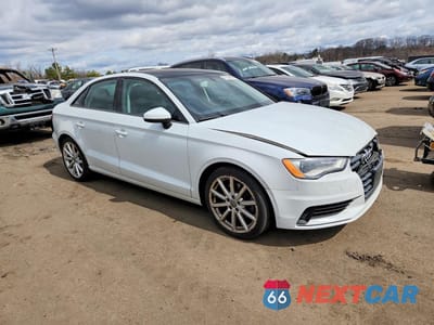 Czwarte zdjęcie samochodu z boku: 2015 AUDI S3 VIN:WAUBFGFF6F1139481 - miniatura