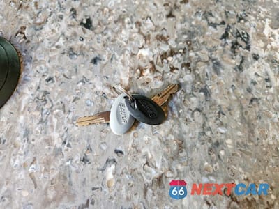 Piąte zdjęcie samochodu w środku: 2017 JAYCO PINNACLE CAMPER VIN:1UJCJ0BV8H1RG0073 - miniatura