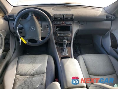 Zdjęcie 8 z 11 samochodu: 2003 MERCEDES-BENZ C 240 VIN:WDBRF61JX3E012954 - miniatura