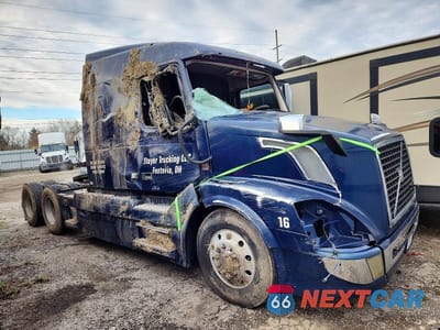 2016 VOLVO VNL SEMI TRUCK 4V4NC9EH2GN931729 - główne zdjęcie licytacji z USA - miniatura