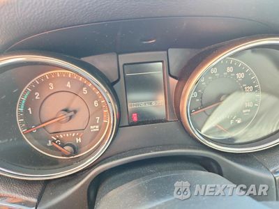 Zdjęcie 9 z 14 samochodu: 2013 JEEP GRAND CHEROKEE LAREDO VIN:1C4RJEAGXDC620971 - miniatura