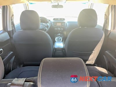 Zdjęcie 9 z 10 samochodu: 2016 KIA SOUL + VIN:KNDJP3A5XG7400547 - miniatura