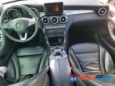 Zdjęcie 8 z 12 samochodu: 2016 MERCEDES-BENZ C 300 VIN:55SWF4JB8GU132000 - miniatura