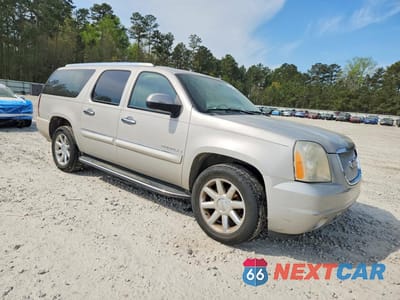 Czwarte zdjęcie samochodu z boku: 2007 GMC YUKON XL DENALI VIN:1GKFK66847J193153 - miniatura