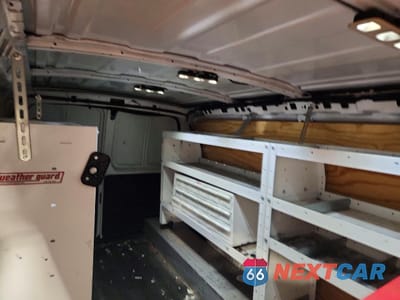 Zdjęcie 10 z 13 samochodu: 2017 GMC SAVANA 3500 CARGO UTILITY / SERVICE VAN VIN:1GTZ7GFGXH1242963 - miniatura