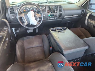 Zdjęcie 8 z 11 samochodu: 2011 GMC SIERRA K1500 SLE VIN:1GTR2VE33BZ117569 - miniatura