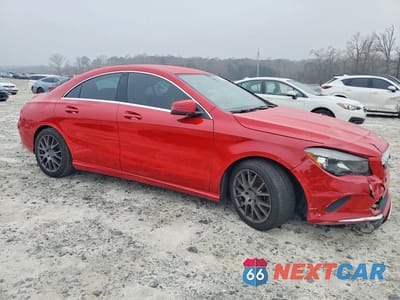Czwarte zdjęcie samochodu z boku: 2017 MERCEDES-BENZ CLA 250 VIN:WDDSJ4EB3HN412957 - miniatura