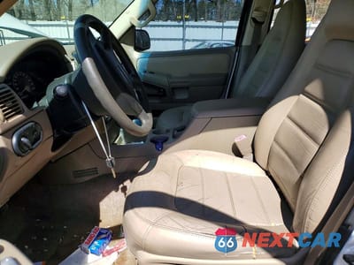 Zdjęcie 7 z 13 samochodu: 2002 FORD EXPLORER XLT VIN:1FMZU73E92UA72883 - miniatura