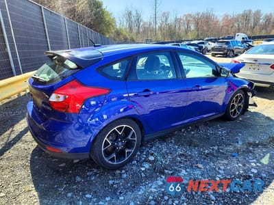 Trzecie zdjęcie samochodu z tyłu: 2013 FORD FOCUS SE VIN:1FADP3K23DL181635 - miniatura