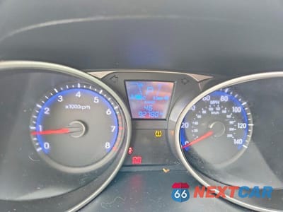 Zdjęcie 9 z 11 samochodu: 2011 HYUNDAI TUCSON LIMITED VIN:KM8JU3AC6BU259571 - miniatura