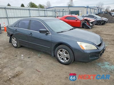 Czwarte zdjęcie samochodu z boku: 2006 HONDA ACCORD SE VIN:1HGCM56356A168205 - miniatura