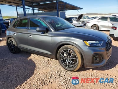 Czwarte zdjęcie samochodu z boku: 2023 AUDI Q5 PREMIUM PLUS 45 VIN:WA1EAAFY5P2131245 - miniatura