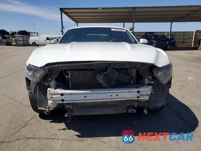 Piąte zdjęcie samochodu w środku: 2015 FORD MUSTANG VIN:1FA6P8AM8F5362617 - miniatura