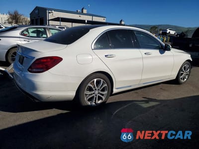 Trzecie zdjęcie samochodu z tyłu: 2016 MERCEDES-BENZ C 300 VIN:55SWF4JB3GU112754 - miniatura