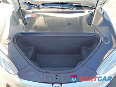 Zdjęcie 11 z 12 samochodu: 2016 TESLA MODEL S VIN:5YJSA1E29GF169371 - miniatura