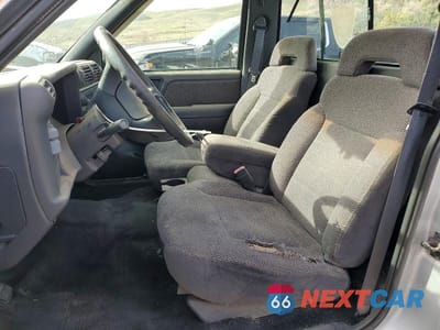Zdjęcie 7 z 11 samochodu: 1996 CHEV S TRUCK S10 VIN:1GCDT14X5T8129329 - miniatura