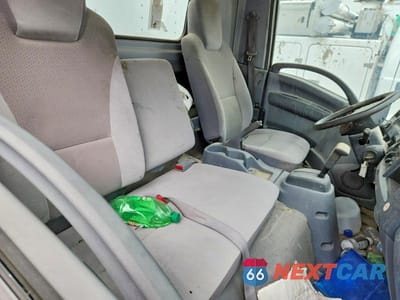 Zdjęcie 11 z 13 samochodu: 2018 ISUZU NPR HD VIN:54DC4W1B4JS804761 - miniatura
