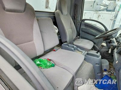 Zdjęcie 11 z 13 samochodu: 2018 ISUZU NPR HD VIN:54DC4W1B4JS804761 - miniatura