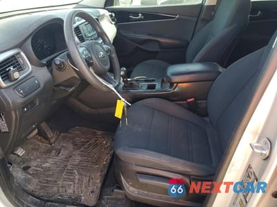 Zdjęcie 7 z 13 samochodu: 2016 KIA SORENTO LX VIN:5XYPG4A37GG043698 - miniatura