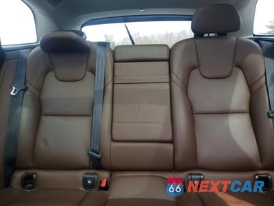Zdjęcie 10 z 13 samochodu: 2018 VOLVO XC60 T5 MOMENTUM VIN:YV4102RK2J1003334 - miniatura