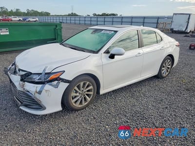 2024 TOYOTA CAMRY LE 4T1R11AK0RU261365 - główne zdjęcie licytacji z USA - miniatura
