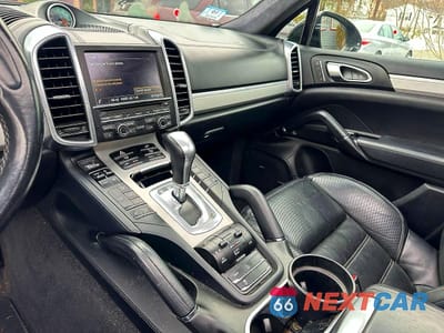 Zdjęcie 12 z 15 samochodu: 2015 PORSCHE CAYENNE TURBO VIN:WP1AC2A20FLA80560 - miniatura