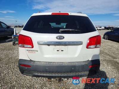Zdjęcie 6 z 13 samochodu: 2013 KIA SORENTO LX VIN:5XYKTDA62DG331396 - miniatura