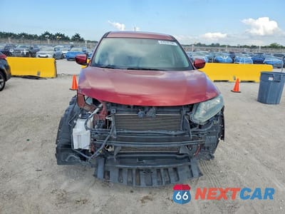 Piąte zdjęcie samochodu w środku: 2016 NISSAN ROGUE S VIN:5N1AT2MT1GC753777 - miniatura
